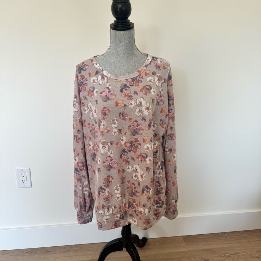 BNWT Floral Print Women's Top